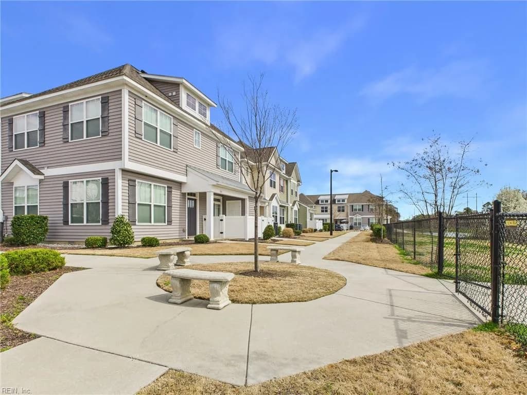 1111 Celia CT, HAMPTON VA 23666 - Photo 4