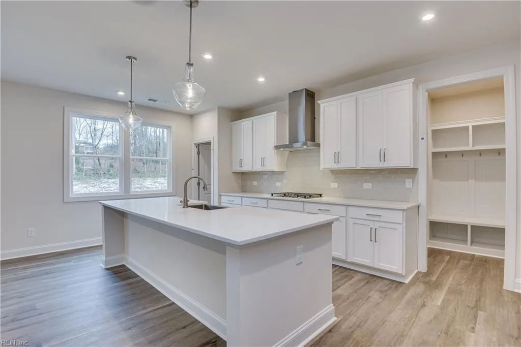 205 Orion CT, YORKTOWN VA 23693 - Photo 4
