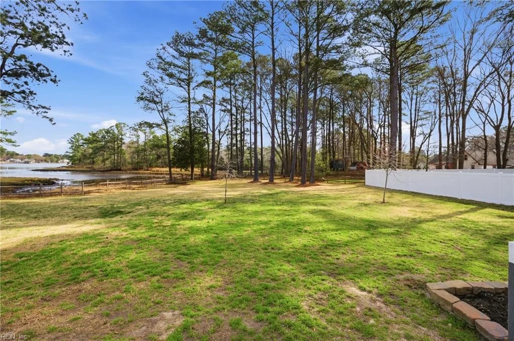 2313 Shorebird CT, Chesapeake — 3 bed Residential, 1,558 sqft