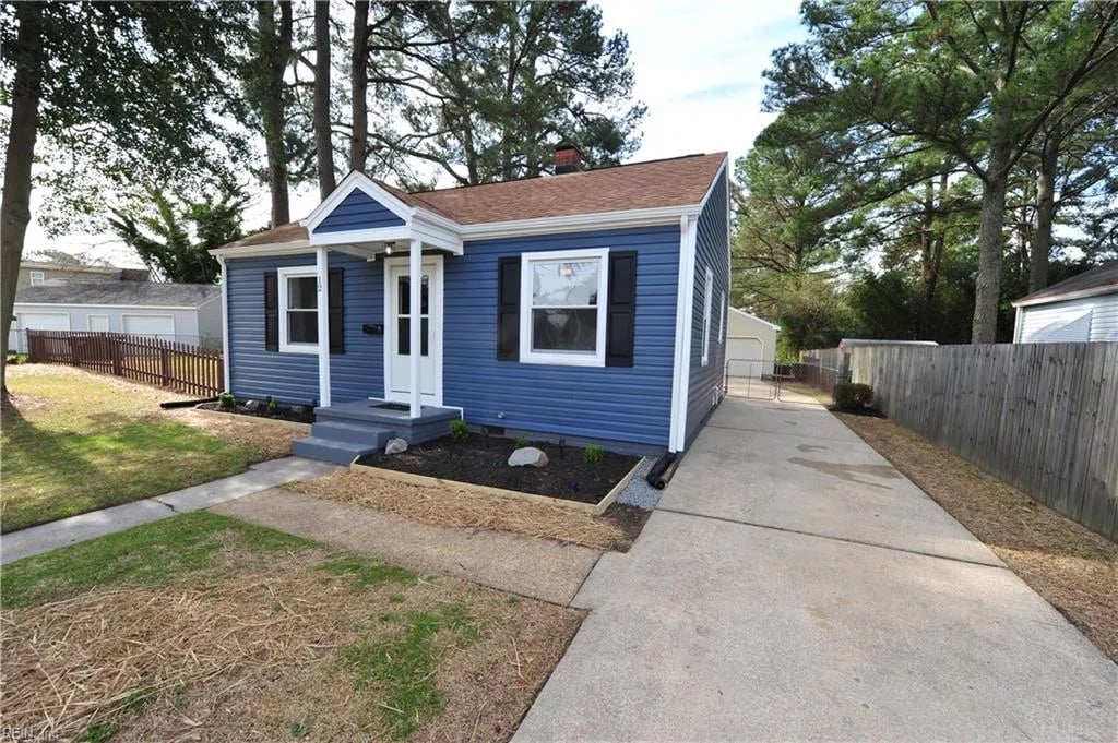 12 Harvard RD, Portsmouth — 2 bed Residential, 720 sqft