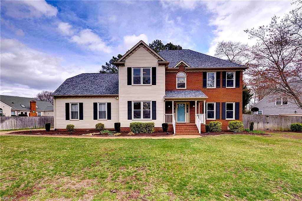 305 Allen Harris DR, YORKTOWN VA 23692 - Main photo