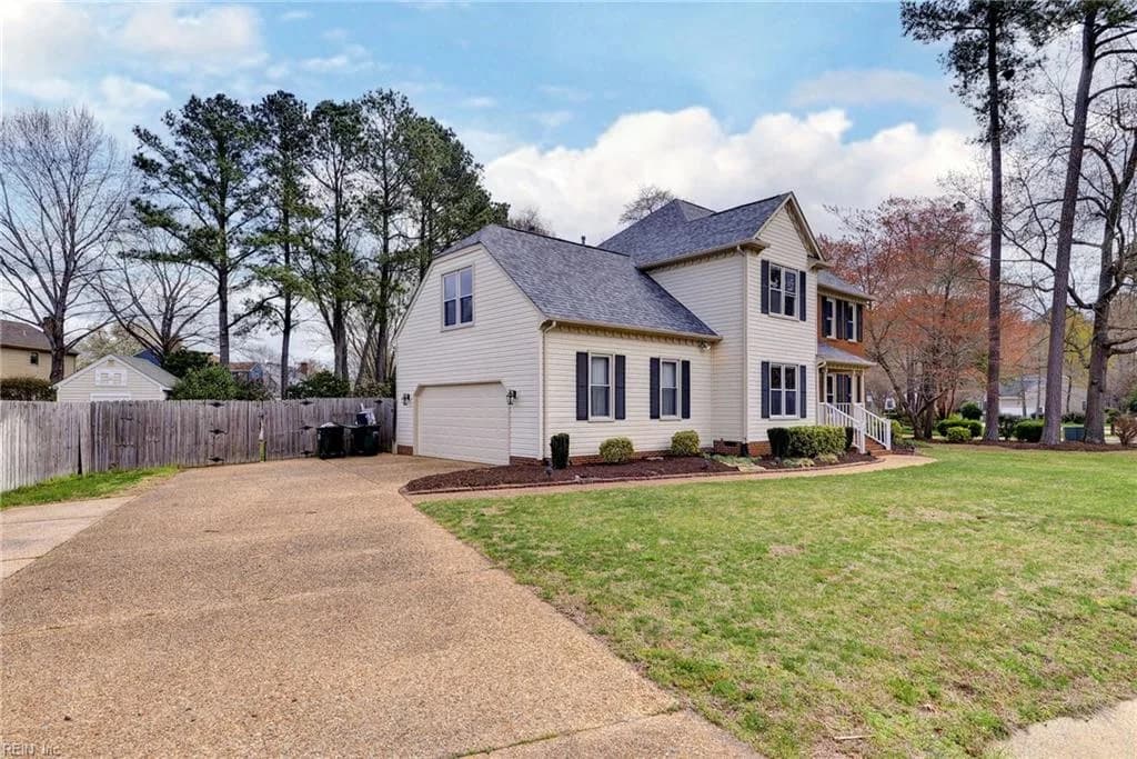 305 Allen Harris DR, YORKTOWN VA 23692 - Photo 5