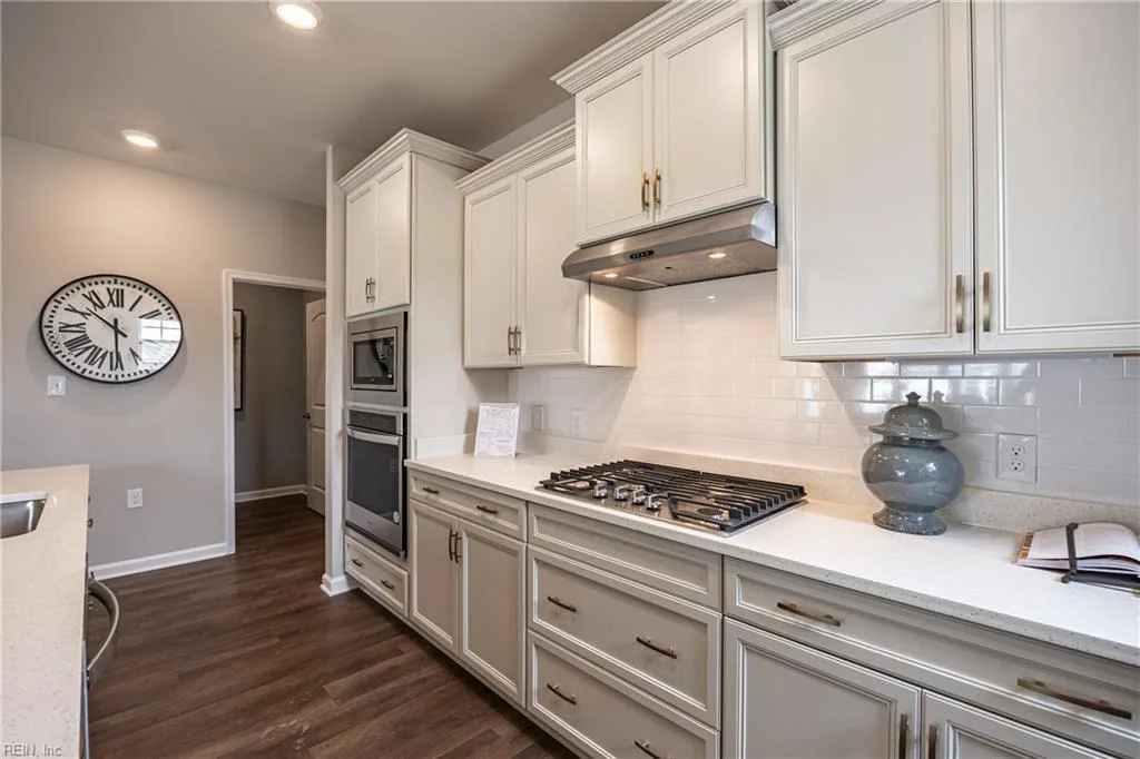 209 Oxford AVE #40-1, SMITHFIELD VA 23430 - Photo 4