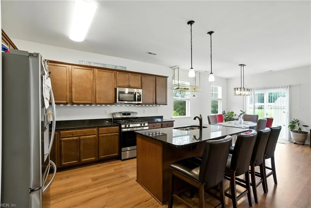 121 Meadows Landing LN, SUFFOLK VA 23434 - Photo 4