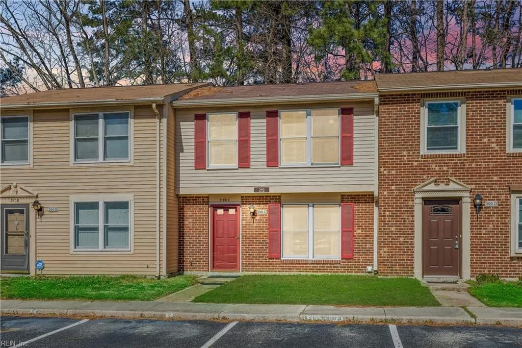 390 Jury LN #C, NEWPORT NEWS VA 23608 - Main photo