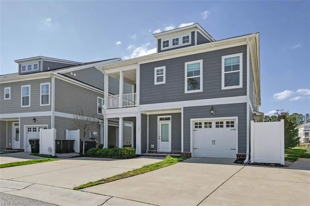 111 Mainsail LOOP, YORKTOWN VA 23693 - Main photo