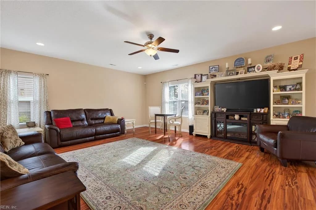 8208 Edwin DR, NORFOLK VA 23505 - Photo 4