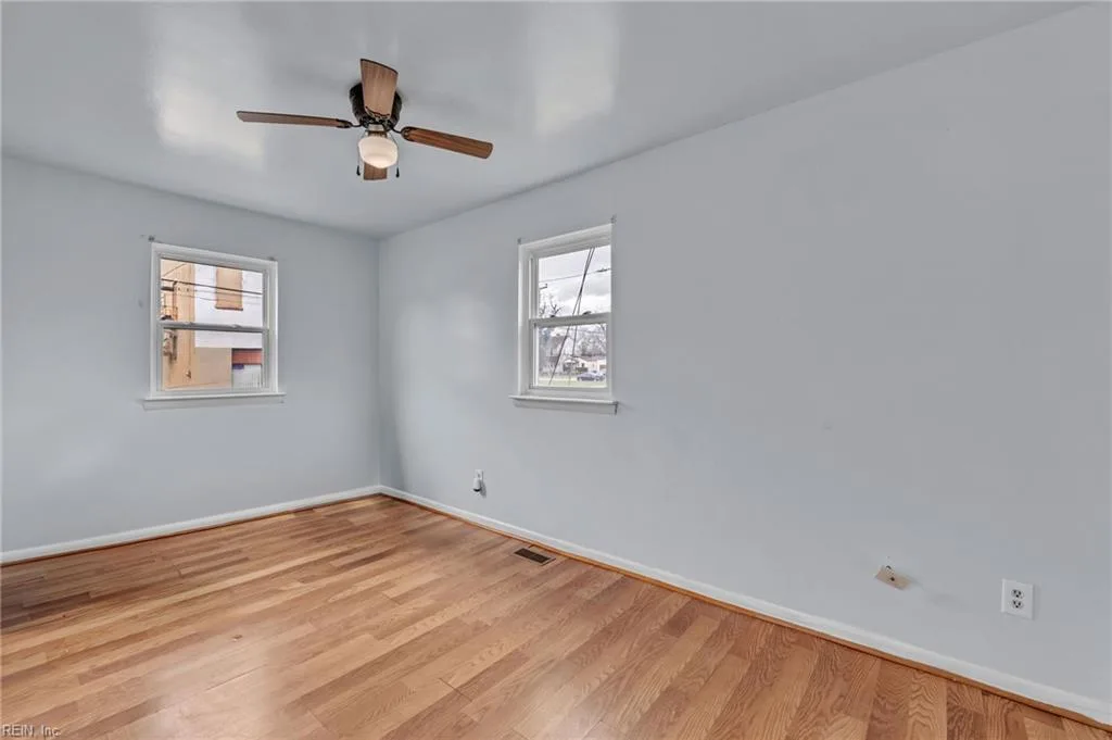 1042 25th ST, NEWPORTNEWS VA 23607 - Photo 5