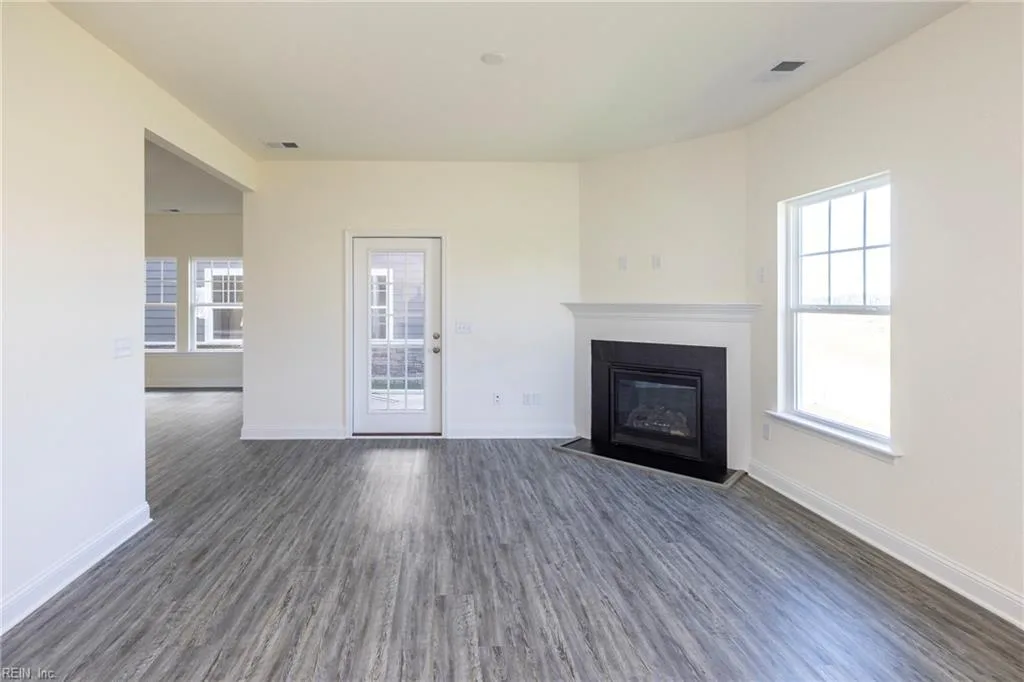102 Getty RD, SUFFOLK VA 23434 - Photo 5