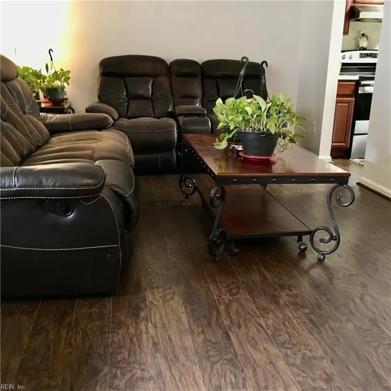 525 Chanticlar CT, NEWPORTNEWS VA 23608 - Photo 4