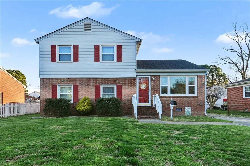 215 Valirey DR, Hampton — 3 bed Residential, 1,560 sqft