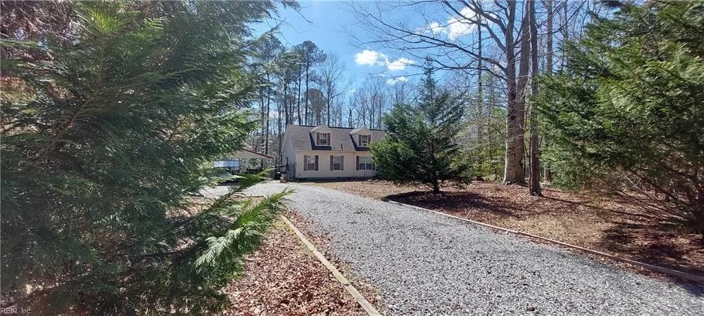 6008 Gockley LN, GLOUCESTER VA 23061 - Main photo