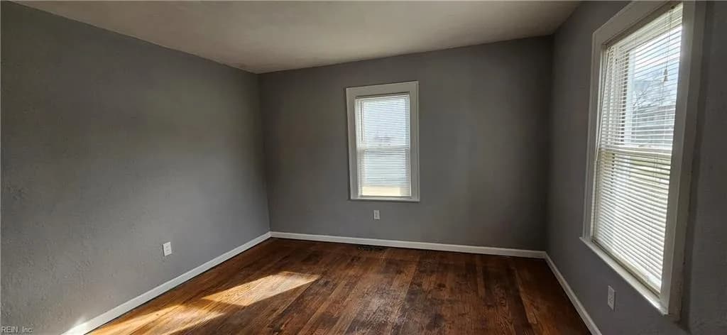 136 Greenbrier AVE, NORFOLK VA 23505 - Photo 4