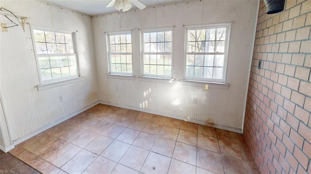 1678 Fitchetts Warf RD, MOON VA 23119 - Photo 4