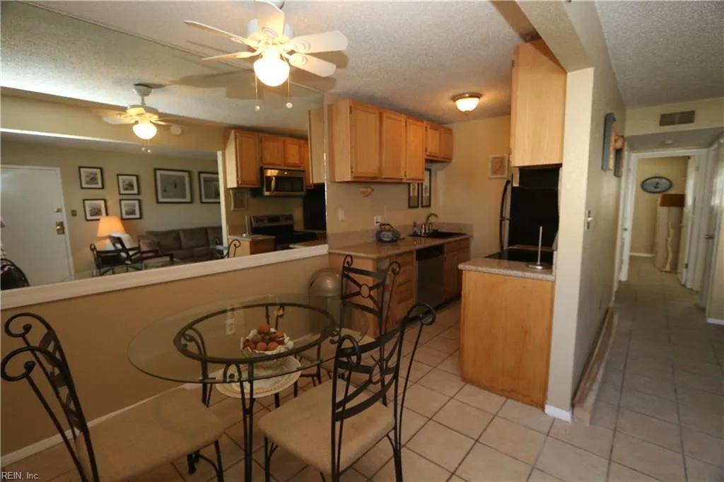 909 Leisure SQ #101, VIRGINIABEACH VA 23451 - Photo 3