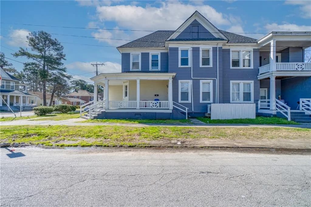 301 Cedar ST #1, SUFFOLK VA 23434 - Photo 2