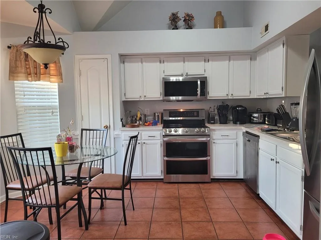 6 Creekside CT #37, PORTSMOUTH VA 23703 - Photo 3