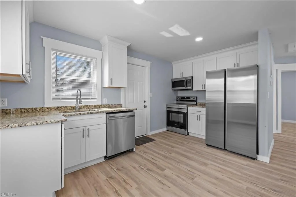 8249 Simons DR, NORFOLK VA 23505 - Photo 5