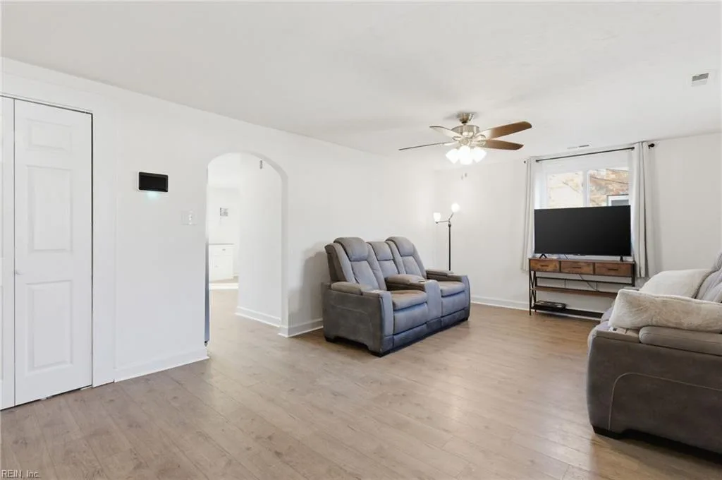 2404 Andrews BLVD, HAMPTON VA 23666 - Photo 5