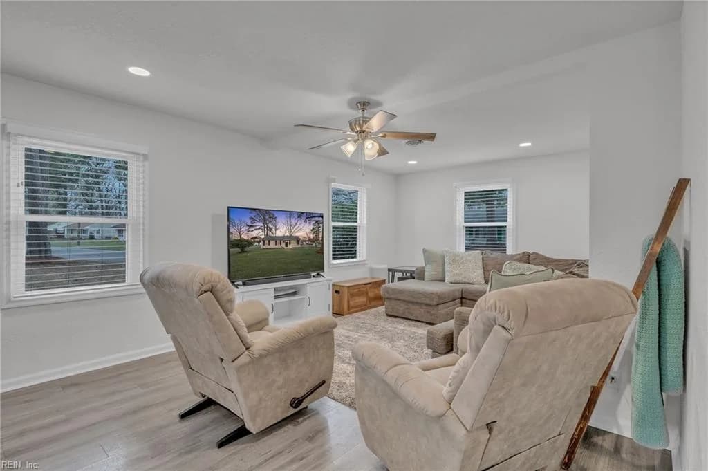 201 Shawen DR, HAMPTON VA 23669 - Photo 5