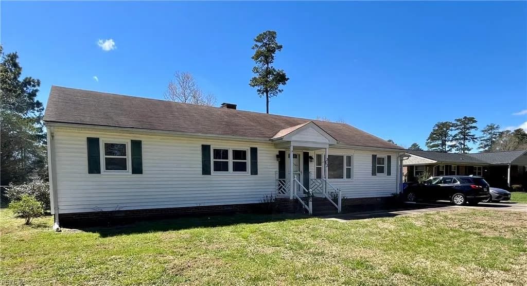 313 Robinhood RD, FRANKLIN VA 23851 - Photo 2