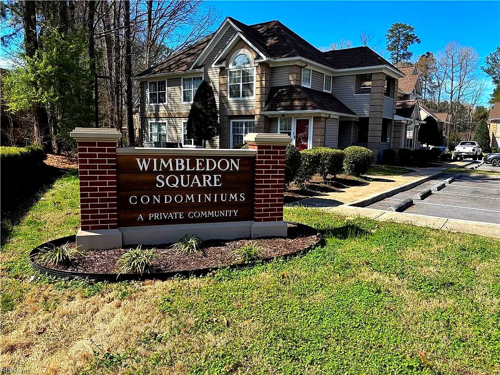 304 N Gainsborough SQ, Chesapeake — 2 bed Residential, 1,263 sqft