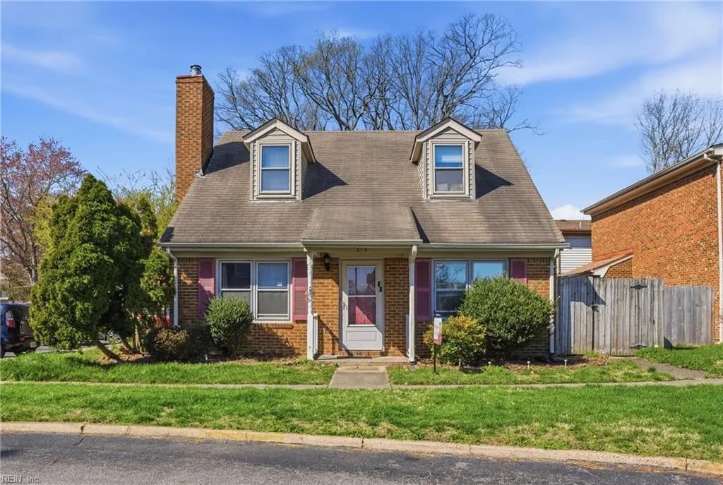 219 Loch CIR, HAMPTON VA 23669 - Main photo
