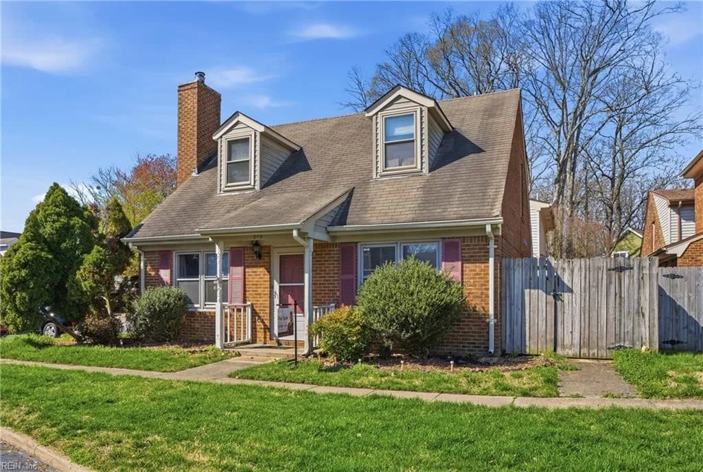 219 Loch CIR, HAMPTON VA 23669 - Photo 3