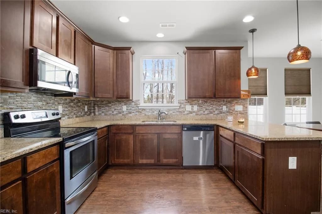2160 Redgate DR, SUFFOLK VA 23434 - Photo 4
