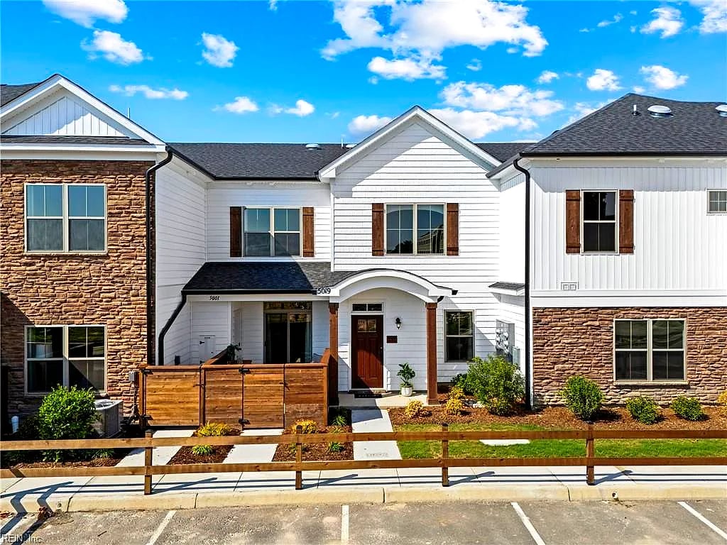 2010 Ashworth WAY, Suffolk — 2 bed Residential, 1,489 sqft