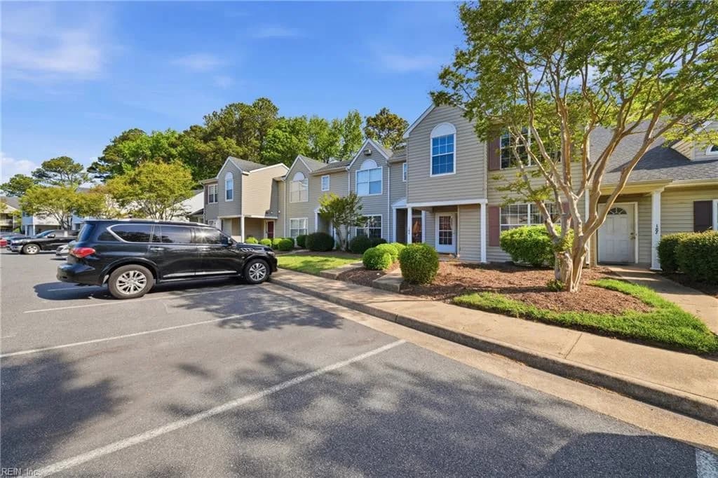 18 Inlandview DR #B, HAMPTON VA 23669 - Photo 3