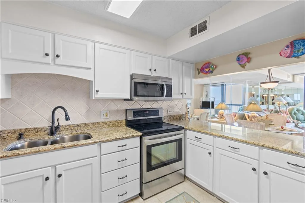 3288 Page AVE #911, VIRGINIABEACH VA 23451 - Photo 4