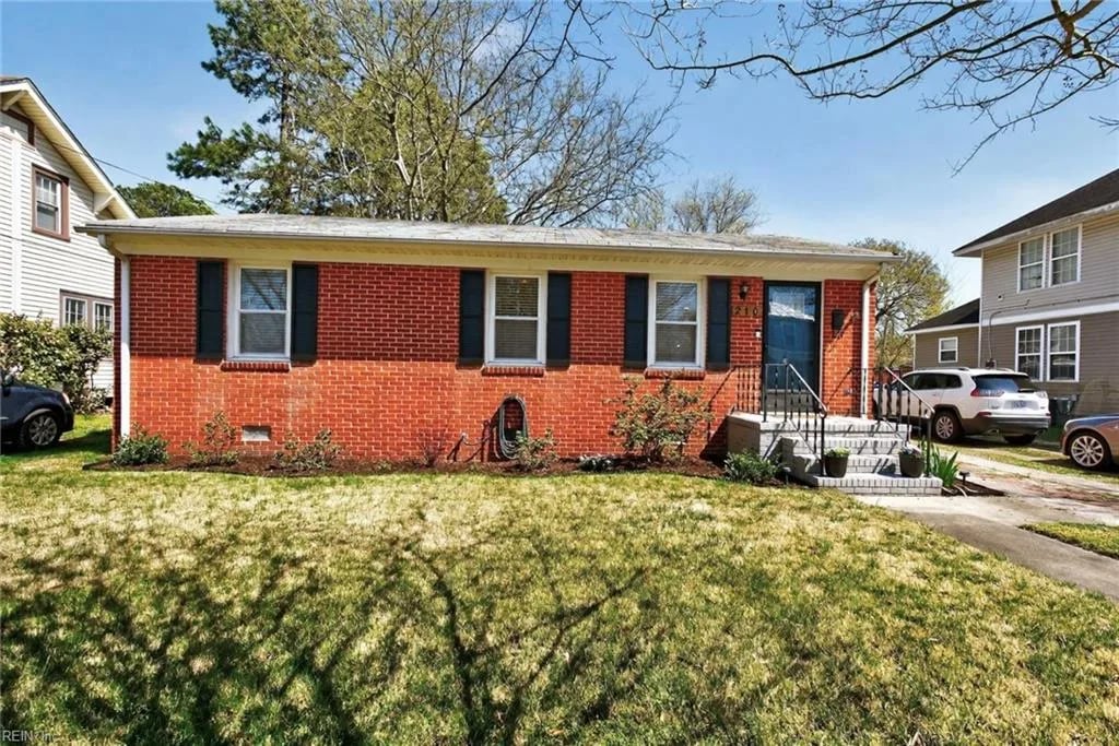 210 Katherine ST, Suffolk — 3 bed Residential, 1,027 sqft