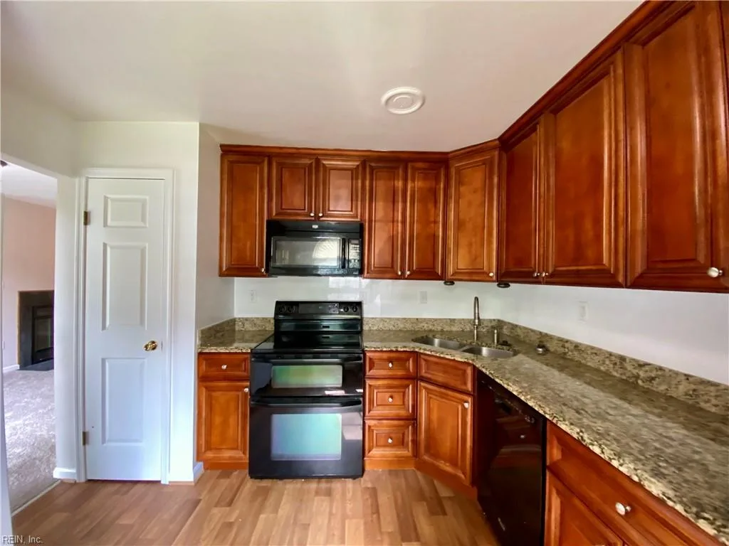 1447 Ivywood RD, VIRGINIABEACH VA 23453 - Photo 4