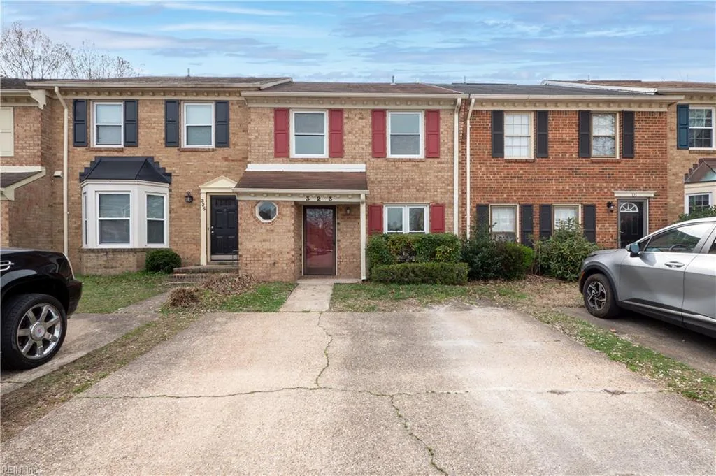 323 Paxford DR, Virginia Beach — 4 bed Residential, 1,675 sqft