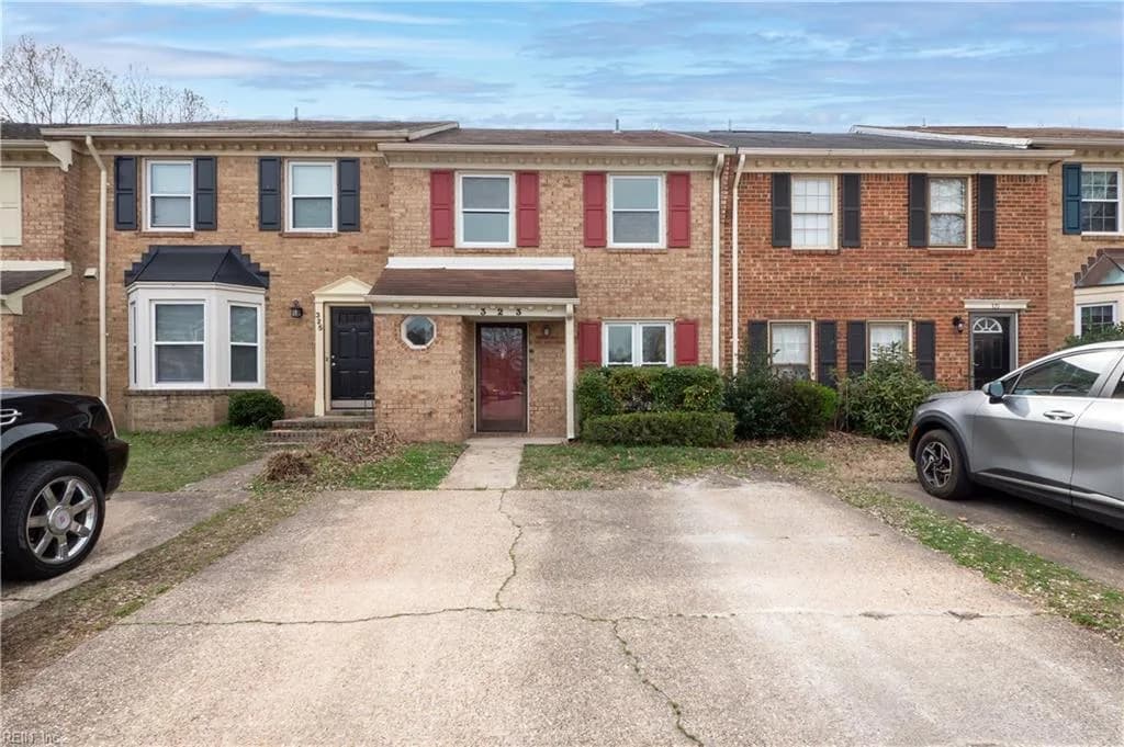 323 Paxford DR, VIRGINIABEACH VA 23462 - Photo 2