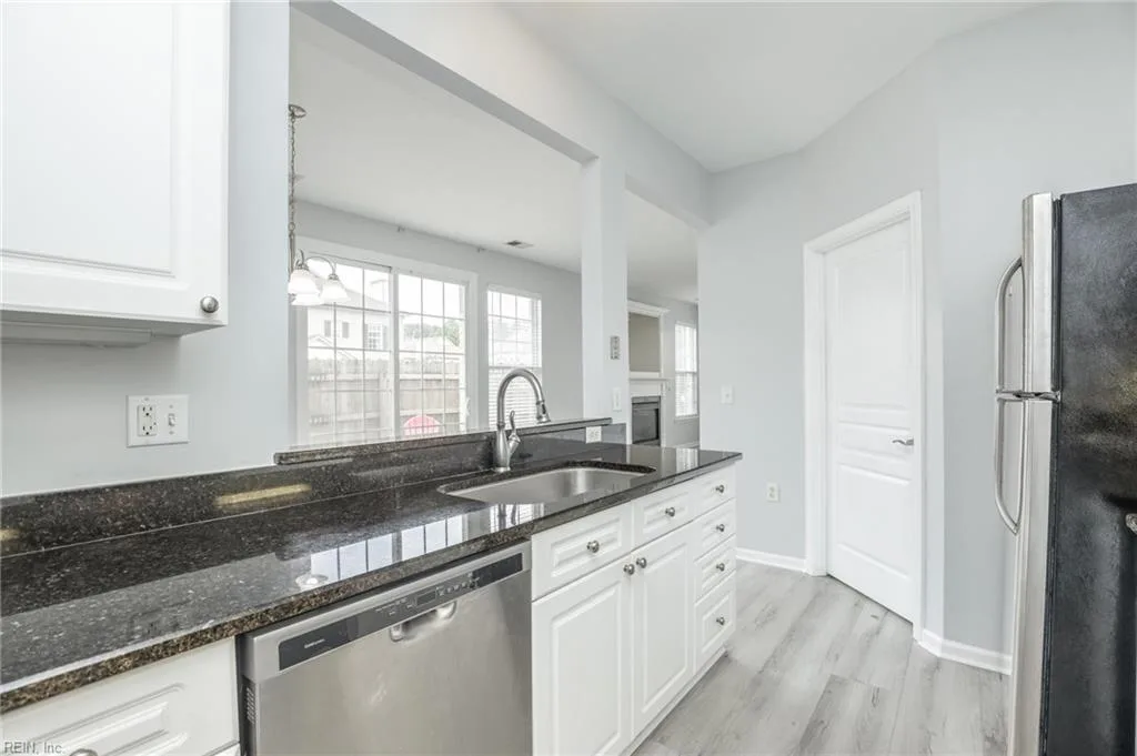 2357 Wessington DR, VIRGINIABEACH VA 23454 - Photo 4