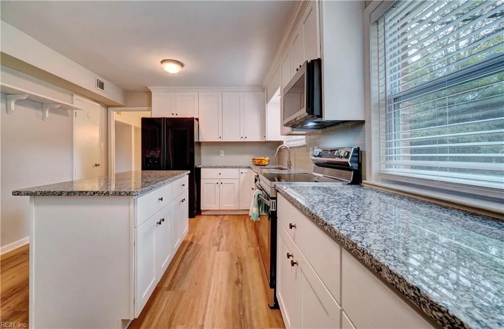 828 Timberlake DR, VIRGINIABEACH VA 23464 - Photo 3