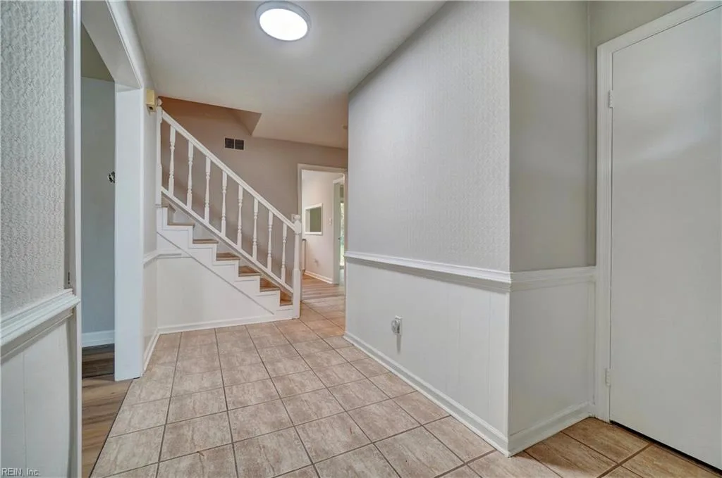 828 Timberlake DR, VIRGINIABEACH VA 23464 - Photo 4