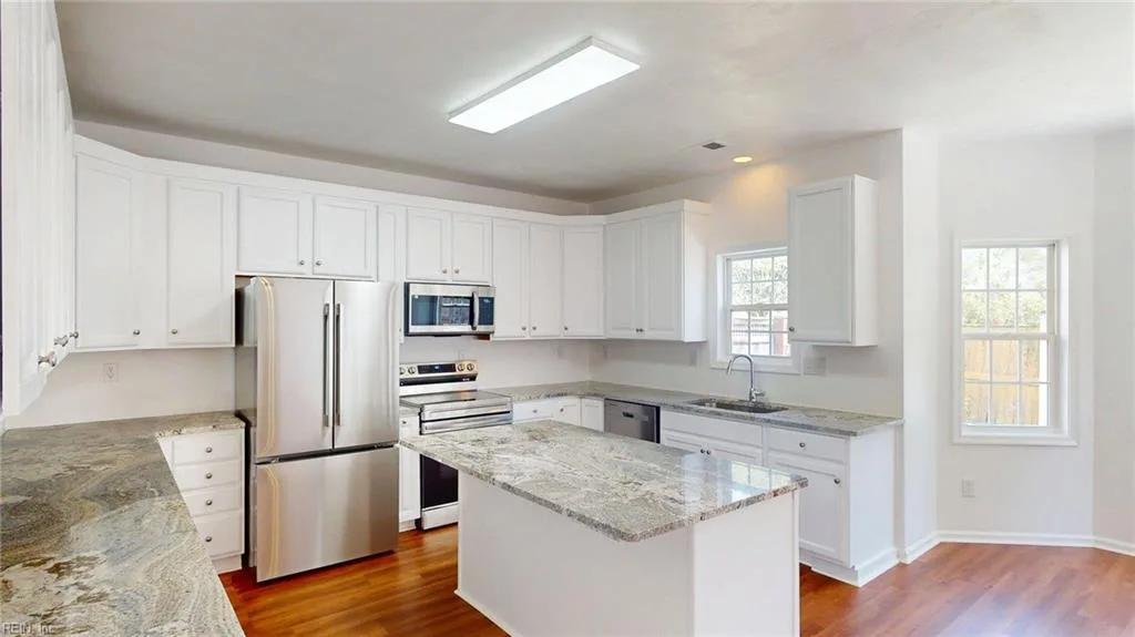 1752 Schooner Strait CT, VIRGINIABEACH VA 23453 - Photo 3