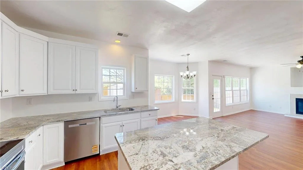 1752 Schooner Strait CT, VIRGINIABEACH VA 23453 - Photo 4