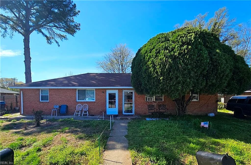 2017 Pond LN, Chesapeake — Multi Family Residential, 1,624 sqft