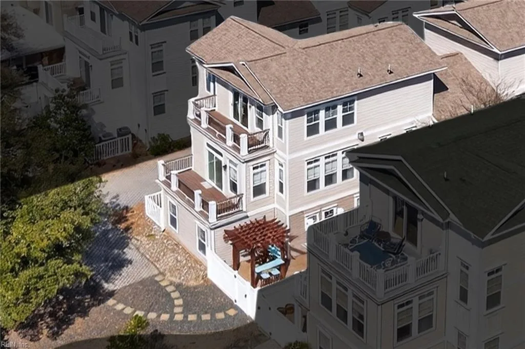 2304 Red Tide RD, Virginia Beach — 3 bed Residential, 2,734 sqft