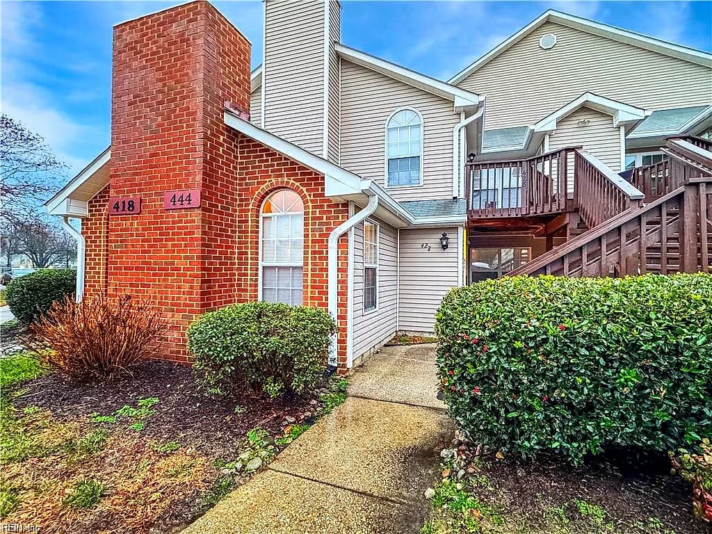 422 Lees Mill DR, NEWPORT NEWS VA 23608 - Main photo