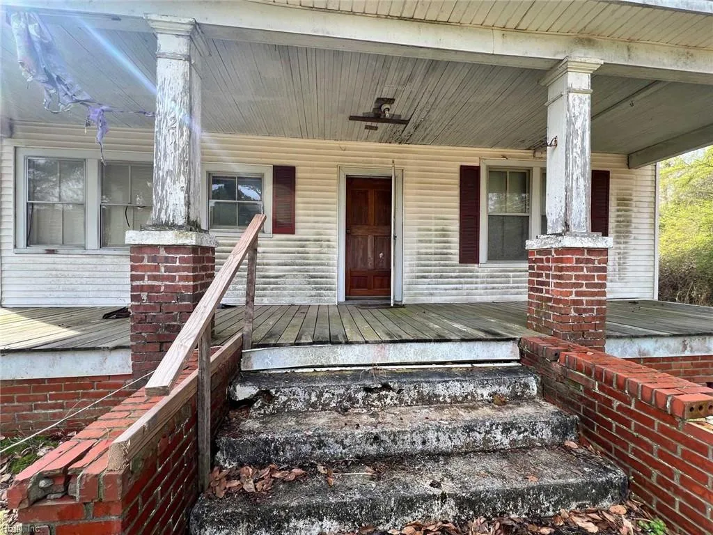 921 Freeman Mill RD, SUFFOLK VA 23438