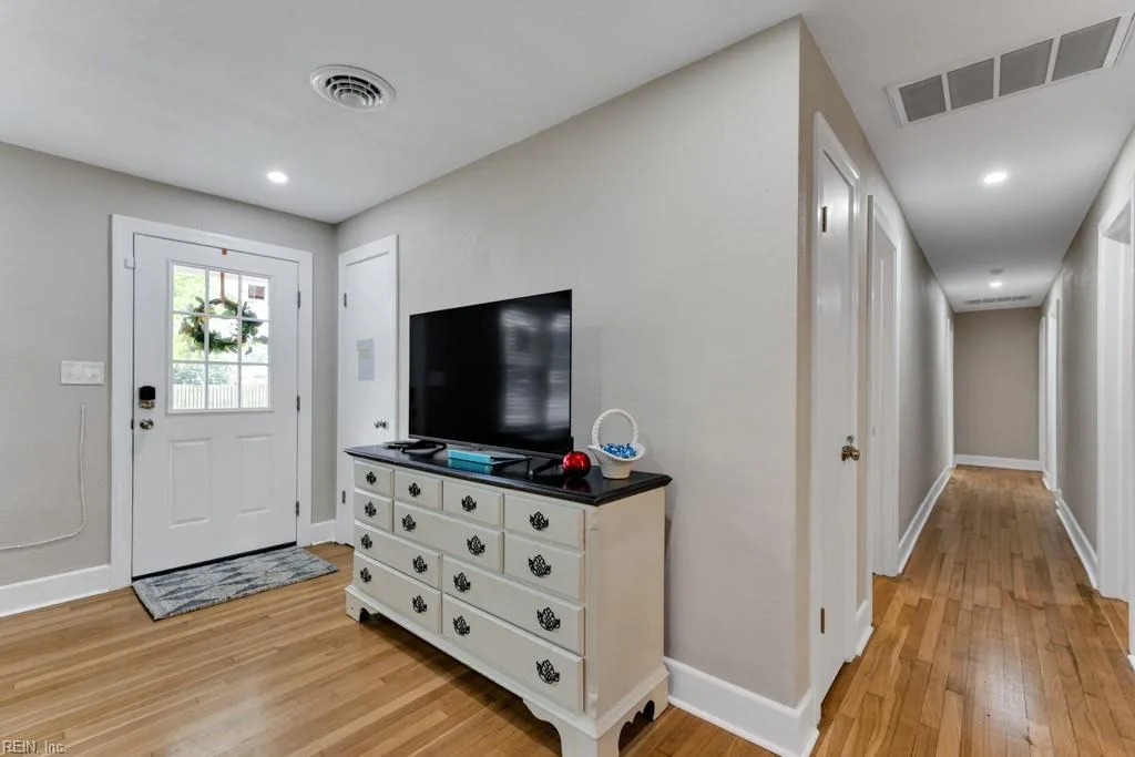 5833 Hedgerow LN, PORTSMOUTH VA 23703 - Photo 3
