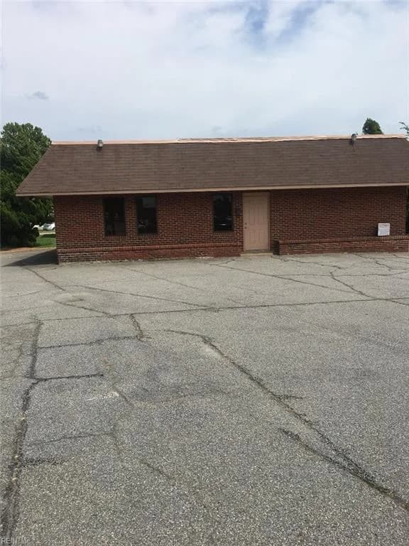 811 E WASHINGTON ST, SUFFOLK VA 23434 - Photo 2