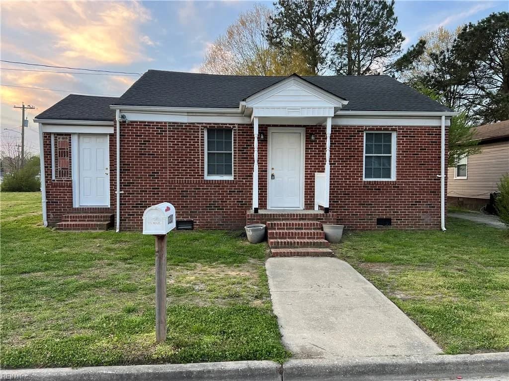 1207 Rosewood AVE, FRANKLIN VA 23851 - Main photo