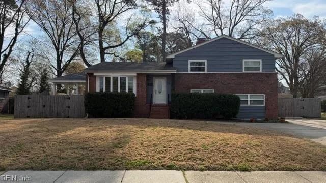 7828 Walters DR, NORFOLK VA 23518 - Main photo