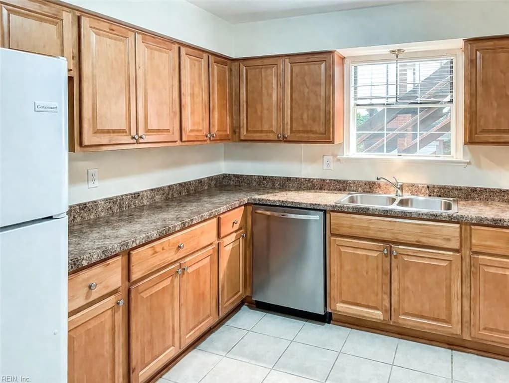 290 Patriot LN #D, WILLIAMSBURG VA 23185 - Photo 3